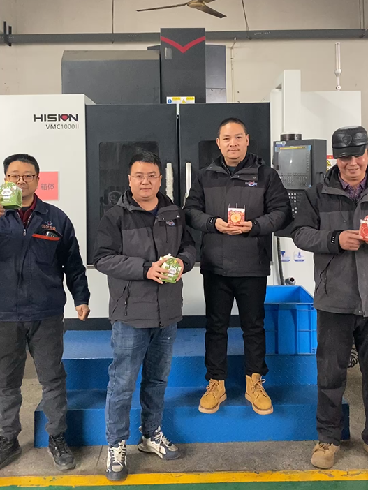 圣诞钟声响起,贝尔暖意正在传递